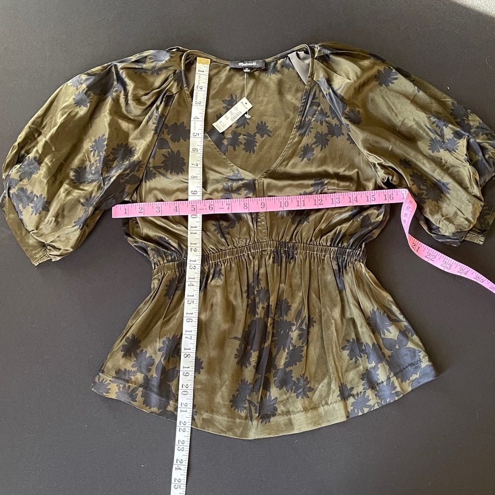 Madewell Shirred Puff-Sleeve Top in Satin XSmall - Picture 4 of 9